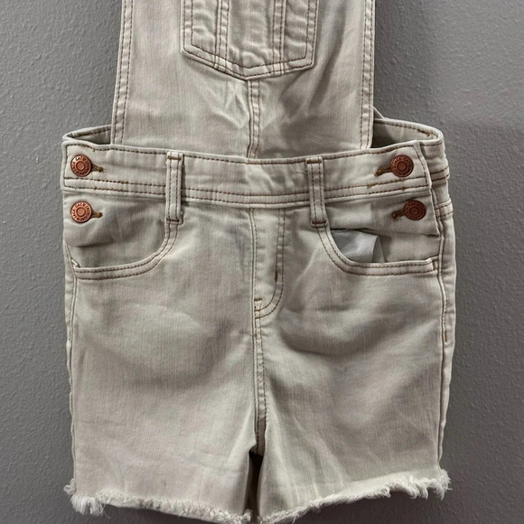 Cat & Jack Girls Beige Overall Shorts Ultimate Stretch Size S (6/6x). - Picture 3 of 10